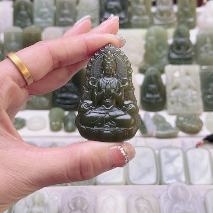 和田玉未镶嵌颈饰