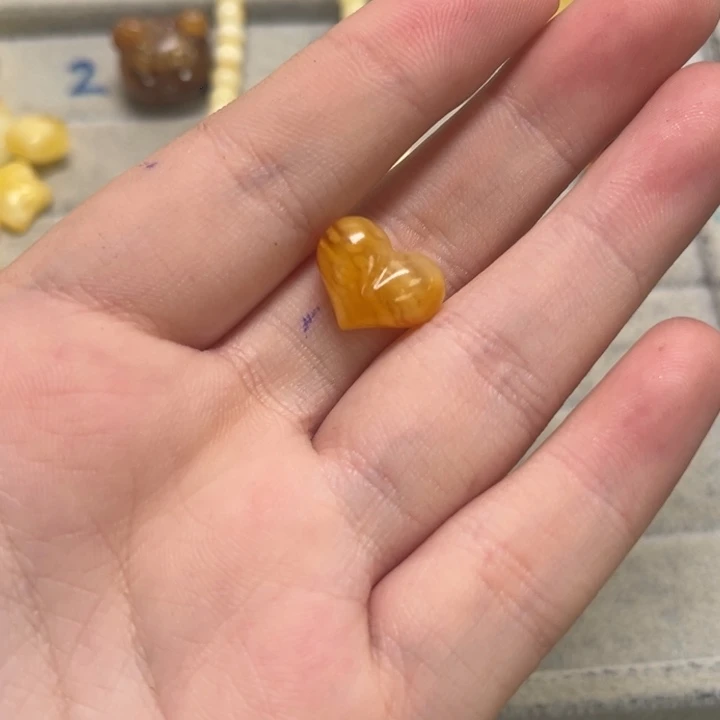 琥珀颈饰未镶嵌渝*?天然蜜蜡配件