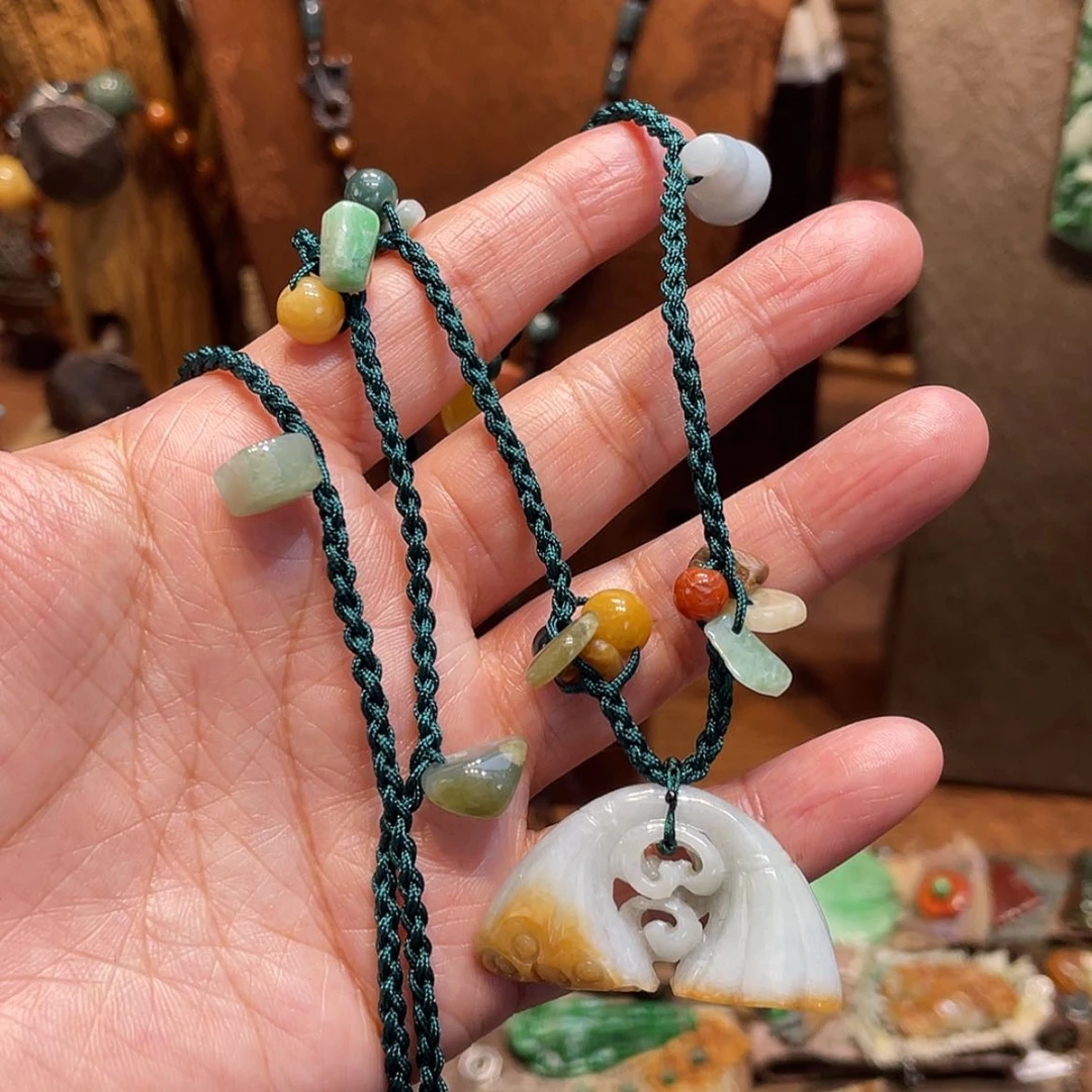 【闪购商品】吊坠(赠链)未镶嵌翡翠