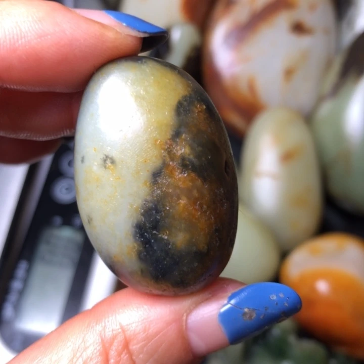 和田玉未镶嵌珠宝奇石