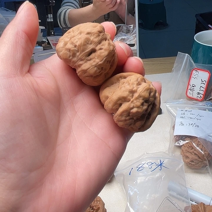 小***哥吊坠文玩核桃蛤蟆