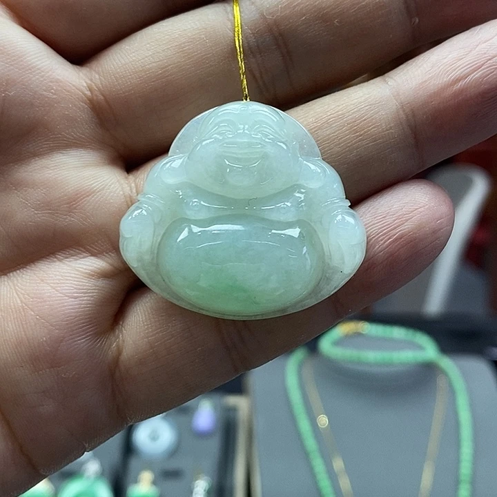 翡翠未镶嵌颈饰佛公