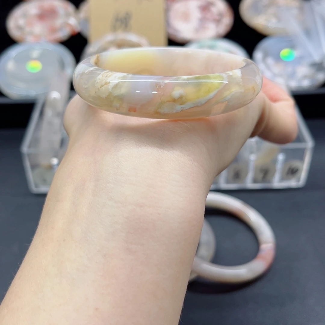 玛瑙/玉髓手镯未镶嵌53