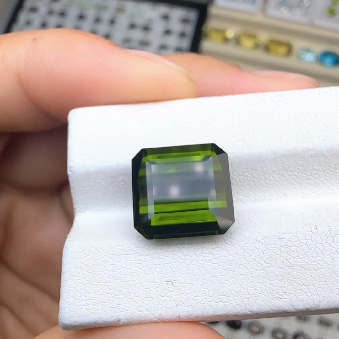 珠宝半成品碧玺未镶嵌天然9.28克拉