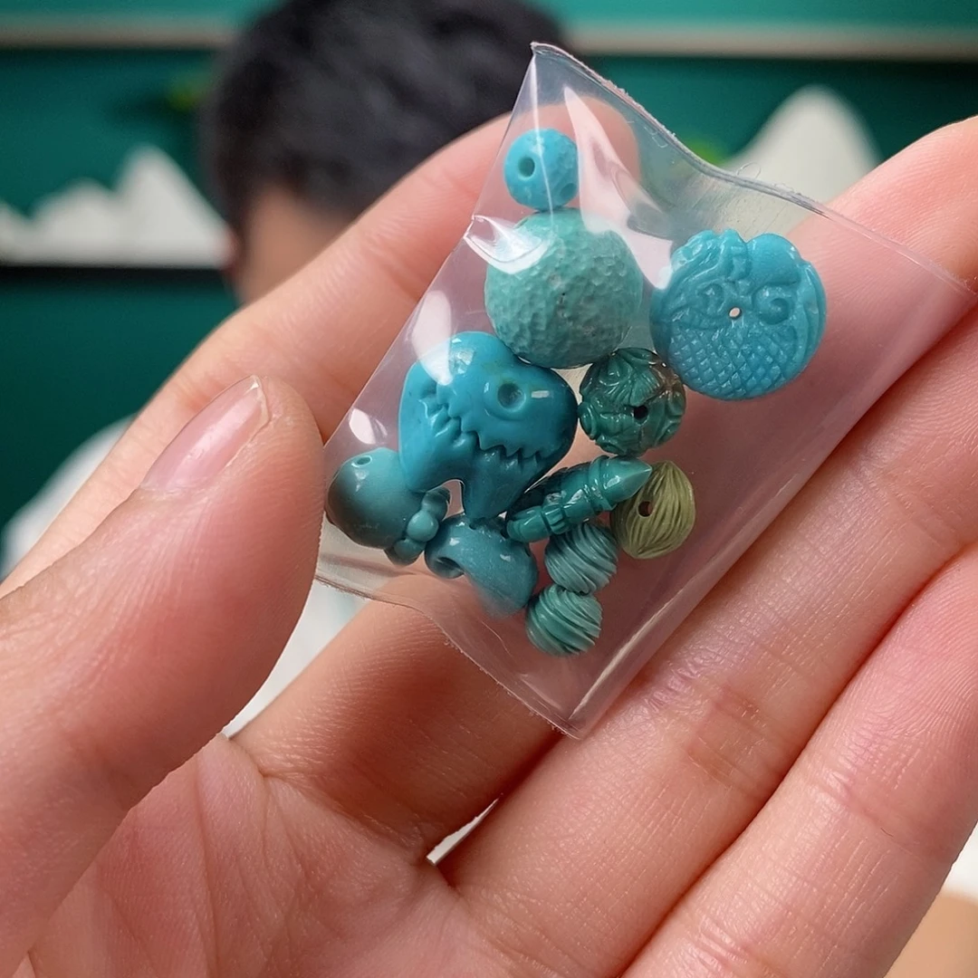 绿松石未镶嵌珠宝奇石