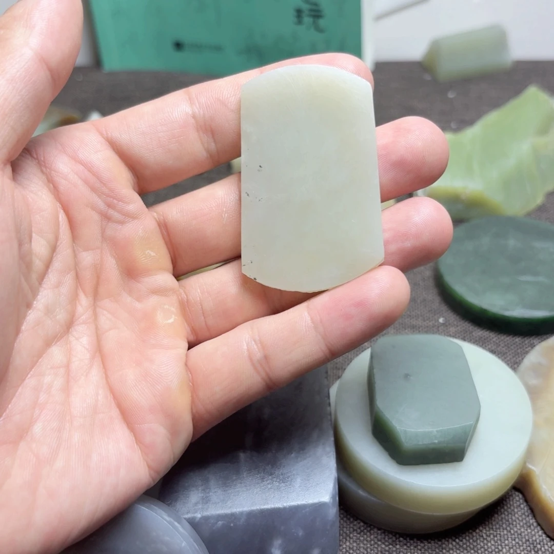 和田玉（糖玉）未镶嵌珠宝半成品