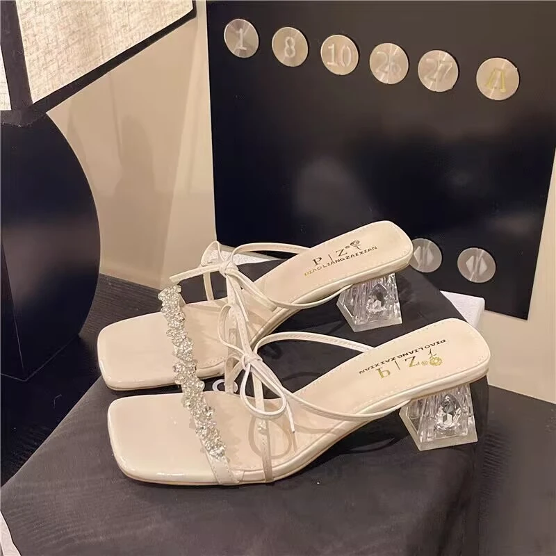 8901夏季新品女凉鞋粗跟一字扣凉鞋蝴蝶结百搭配裙子水钻拖鞋