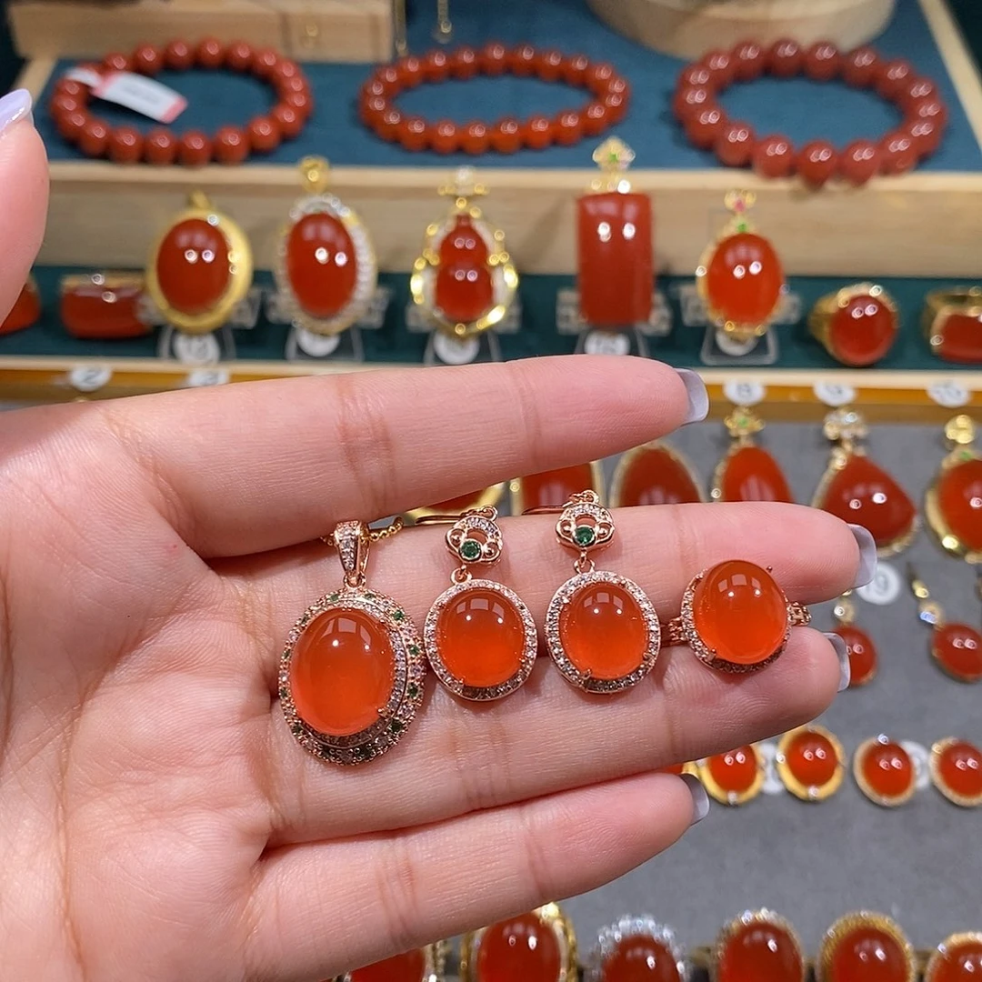 南红玛瑙银S925镶嵌颈饰公***到