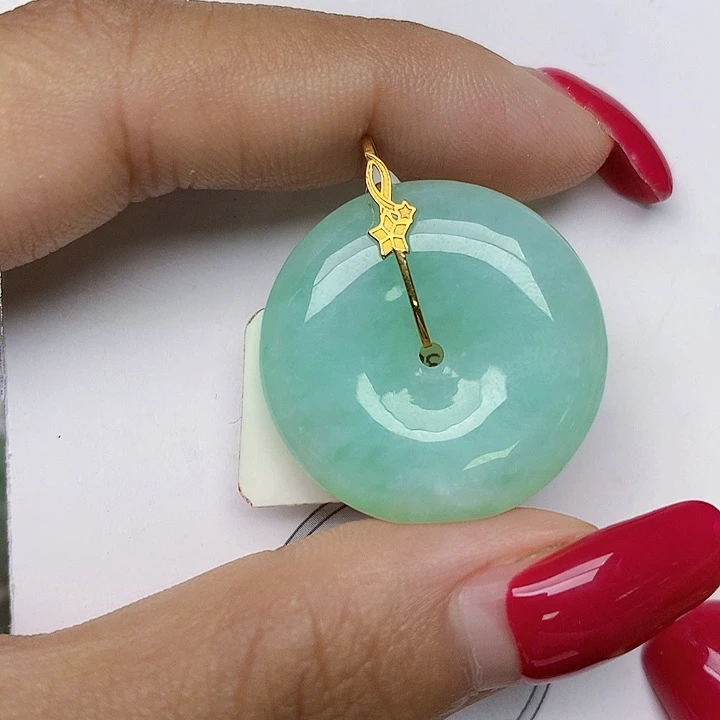 颈饰18K金镶嵌翡翠天然翡翠