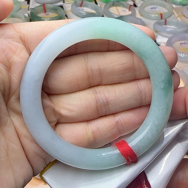 未镶嵌手镯翡翠安*彤