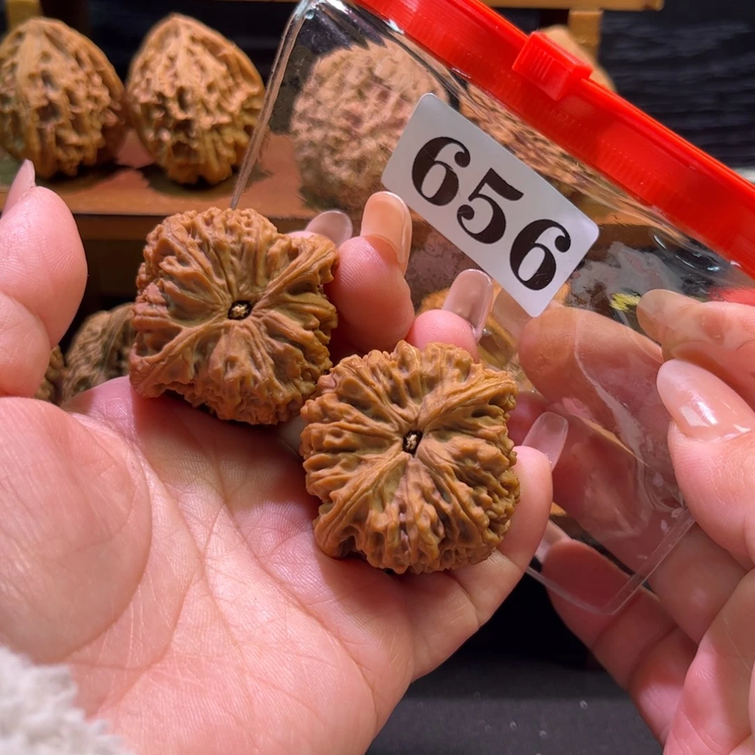 吊坠文玩核桃南疆41