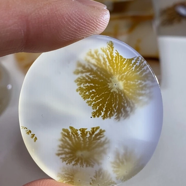 用***9玛瑙/玉髓未镶嵌珠宝奇石