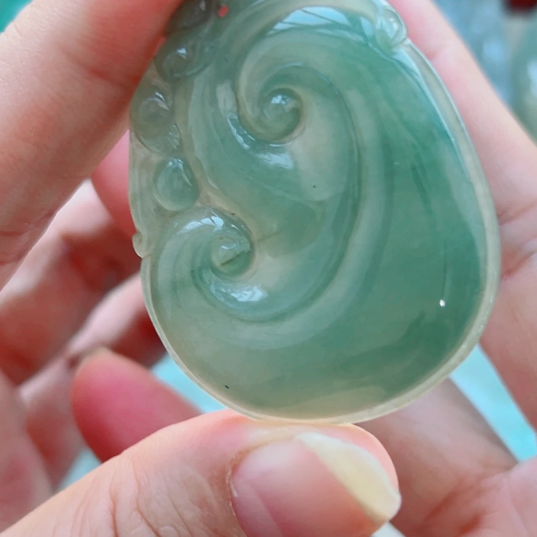 翡翠未镶嵌颈饰吊坠