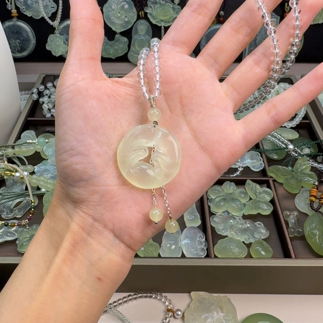 蛇纹石玉未镶嵌颈饰