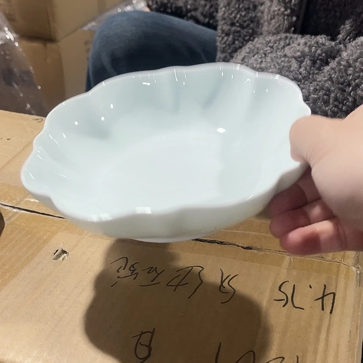 瓷片玉泥青瓷7英寸花口浅碗两个，包邮