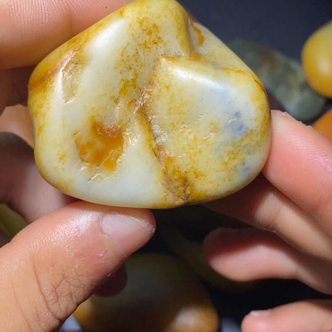 和田玉未镶嵌珠宝奇石