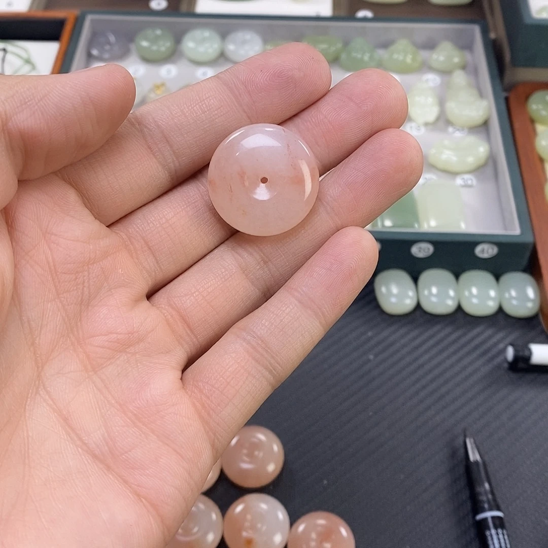 玥***和田玉未镶嵌颈饰