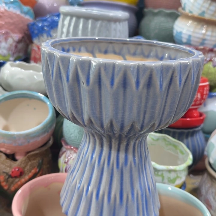 凑9块包邮，有孔，陶瓷花盆