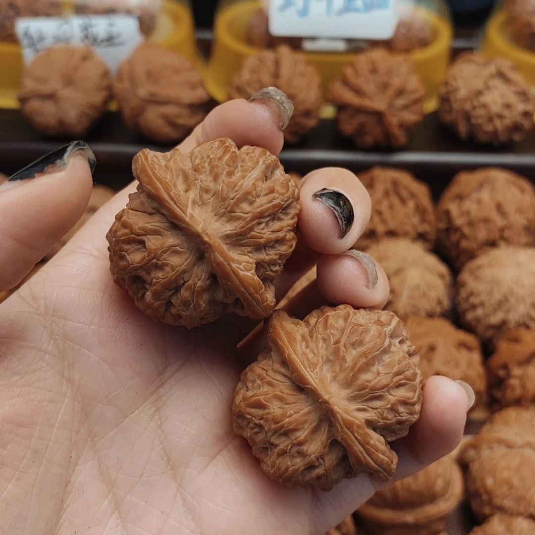 *****吊坠文玩核桃36全品血麒麟