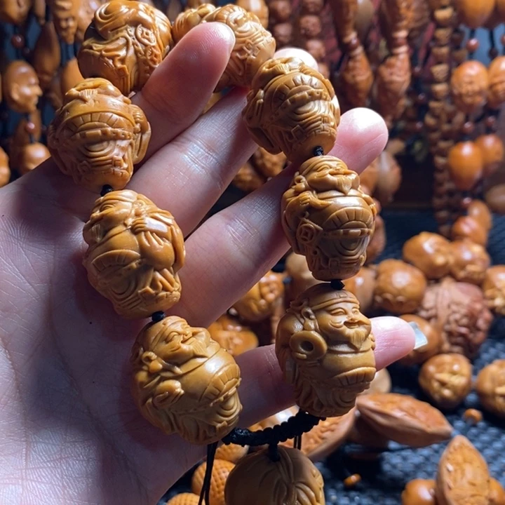 吊坠橄榄核半****默八大财神