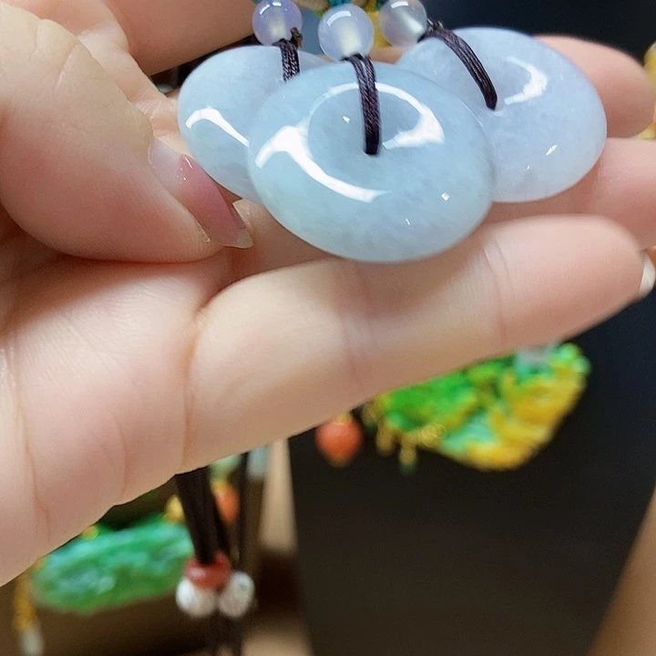 翡翠未镶嵌颈饰吊坠