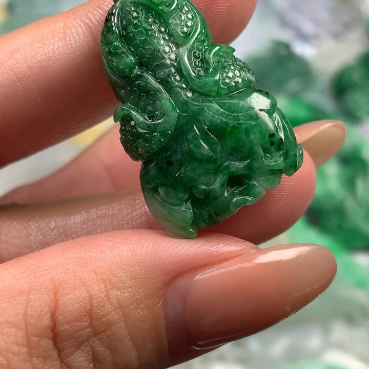 翡翠未镶嵌颈饰翡翠