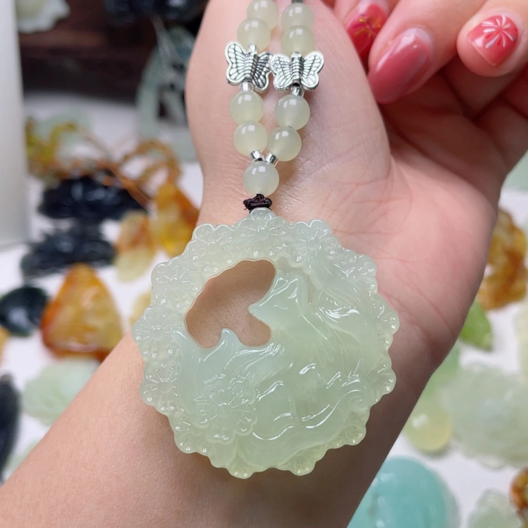 蛇纹石玉颈饰未镶嵌