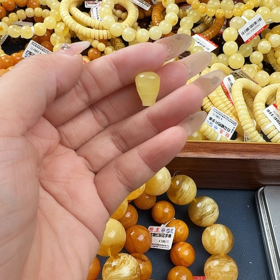 琥珀未镶嵌珠宝奇石