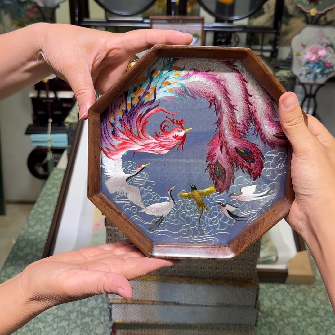 刺绣刺绣工艺精湛独特设计新颖时尚