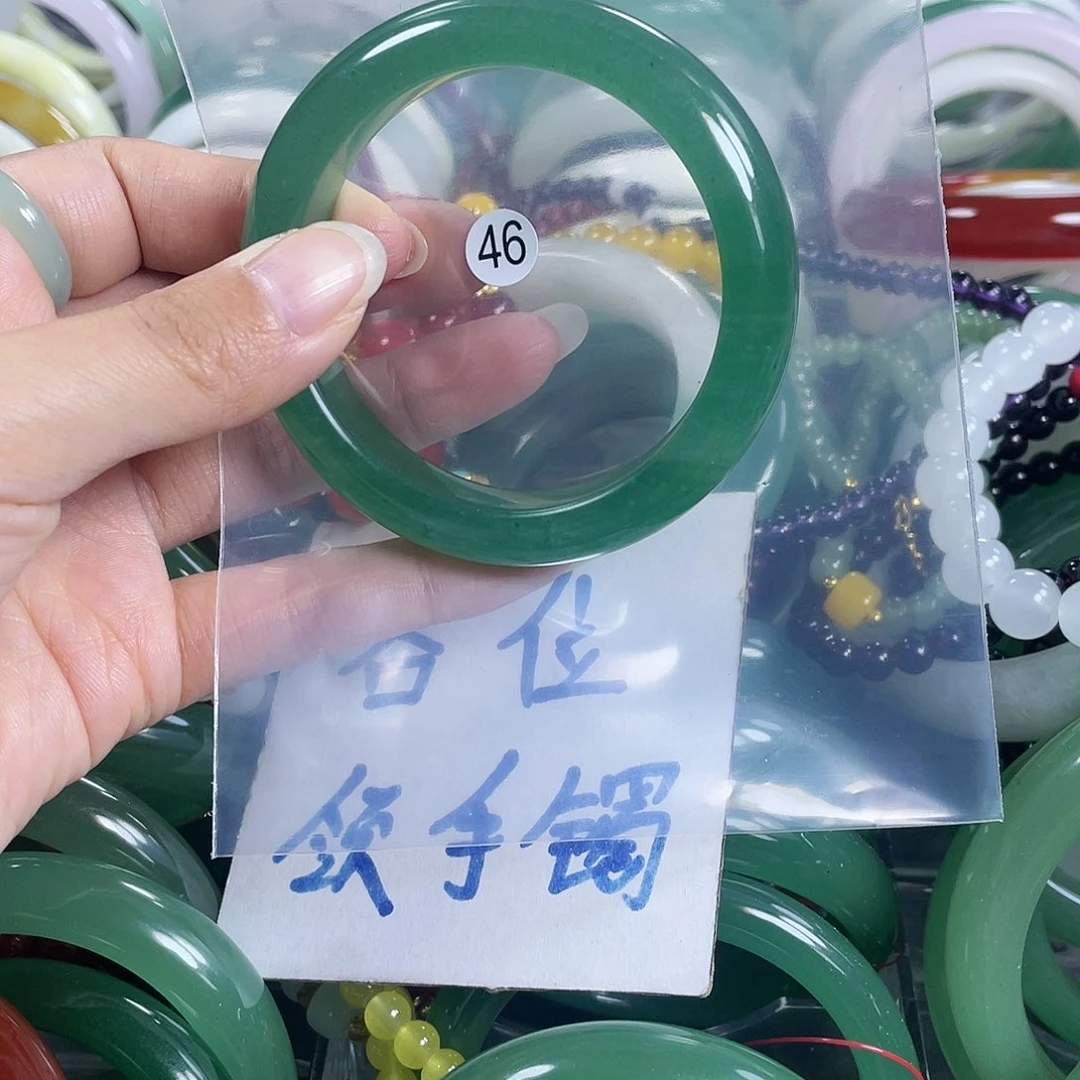 【闪购商品】石英质玉手镯未镶嵌54