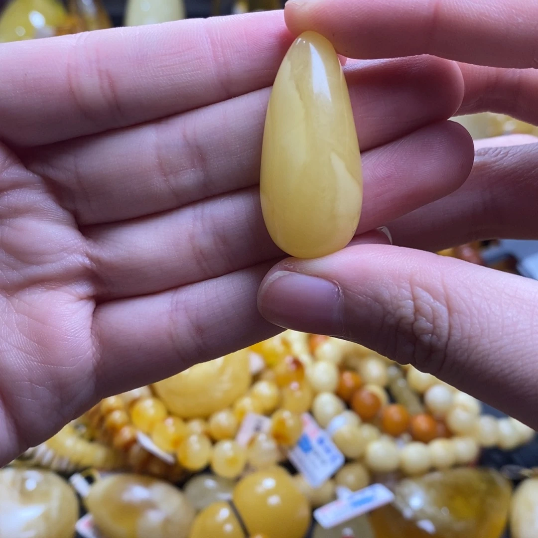 琥珀未镶嵌珠宝奇石