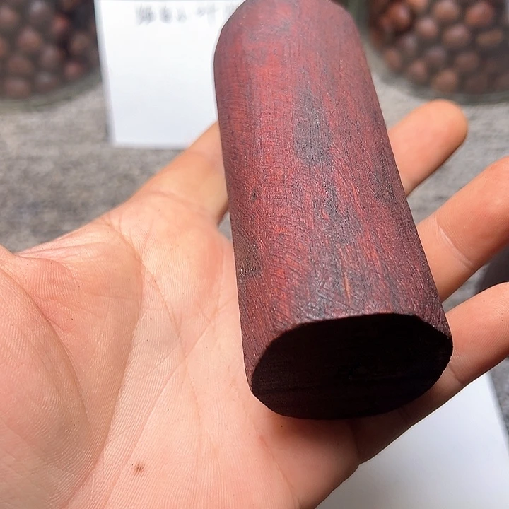 藤类降真香手把件红油精品超一档10.0/180克左右