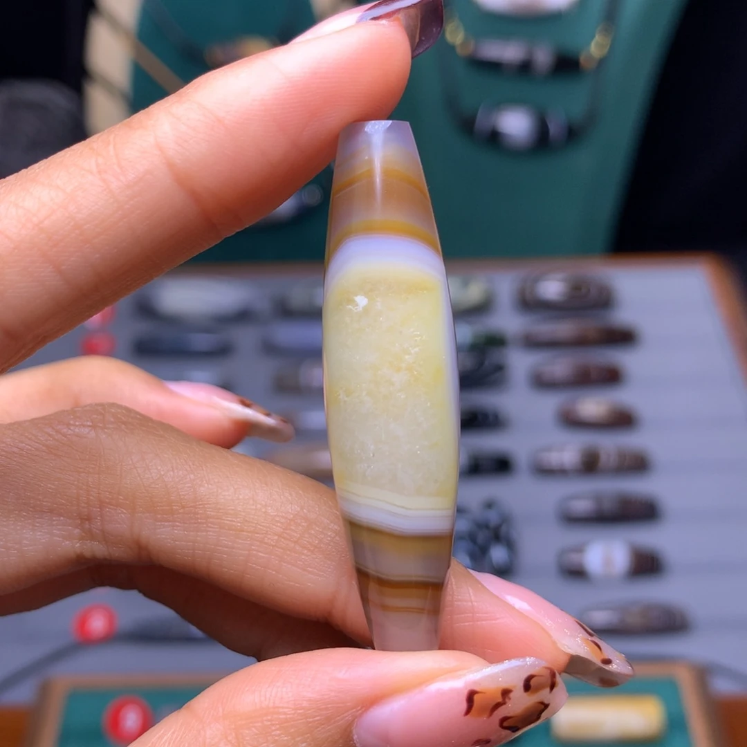 未镶嵌颈饰玛瑙/玉髓足*