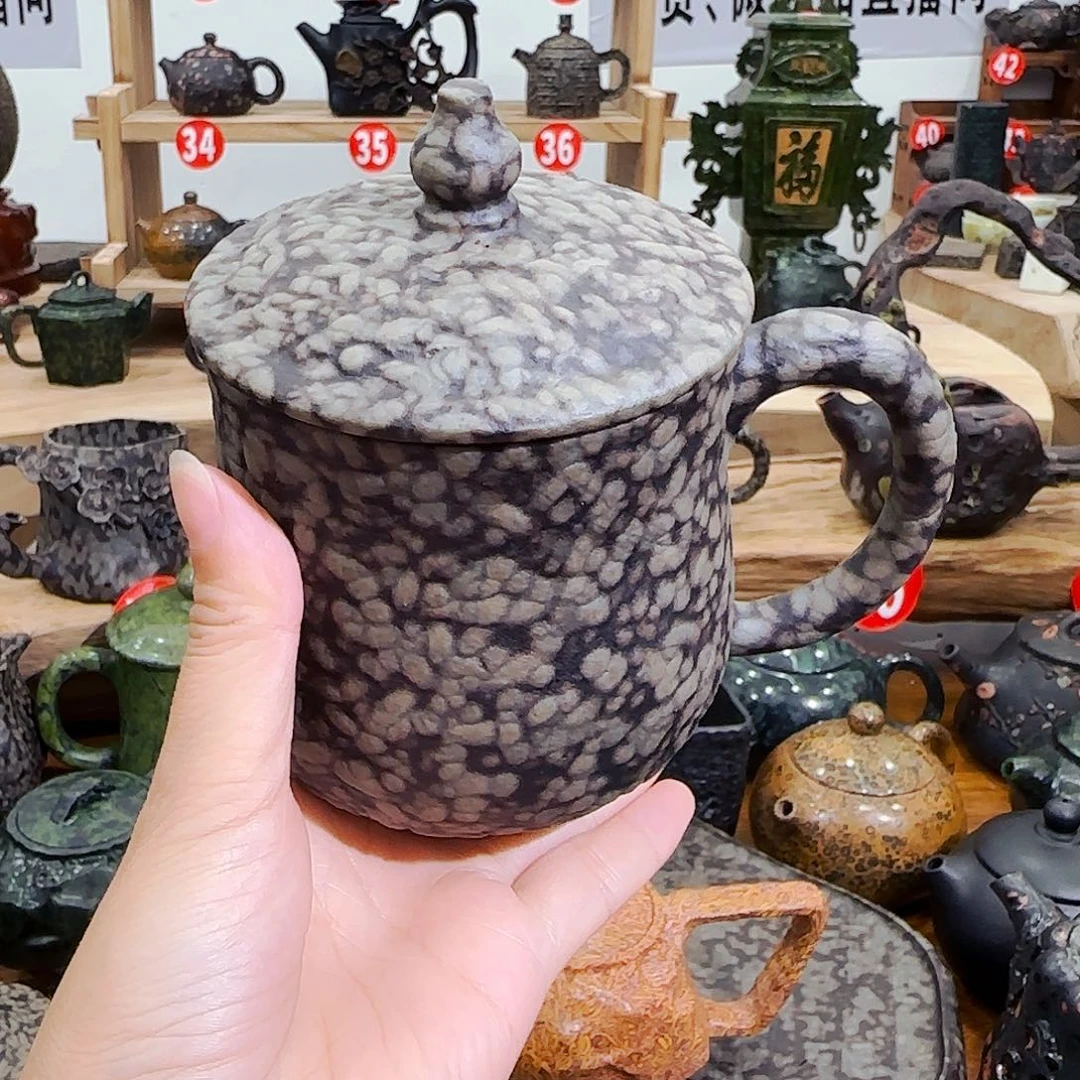 存***在茶空间天然石料的