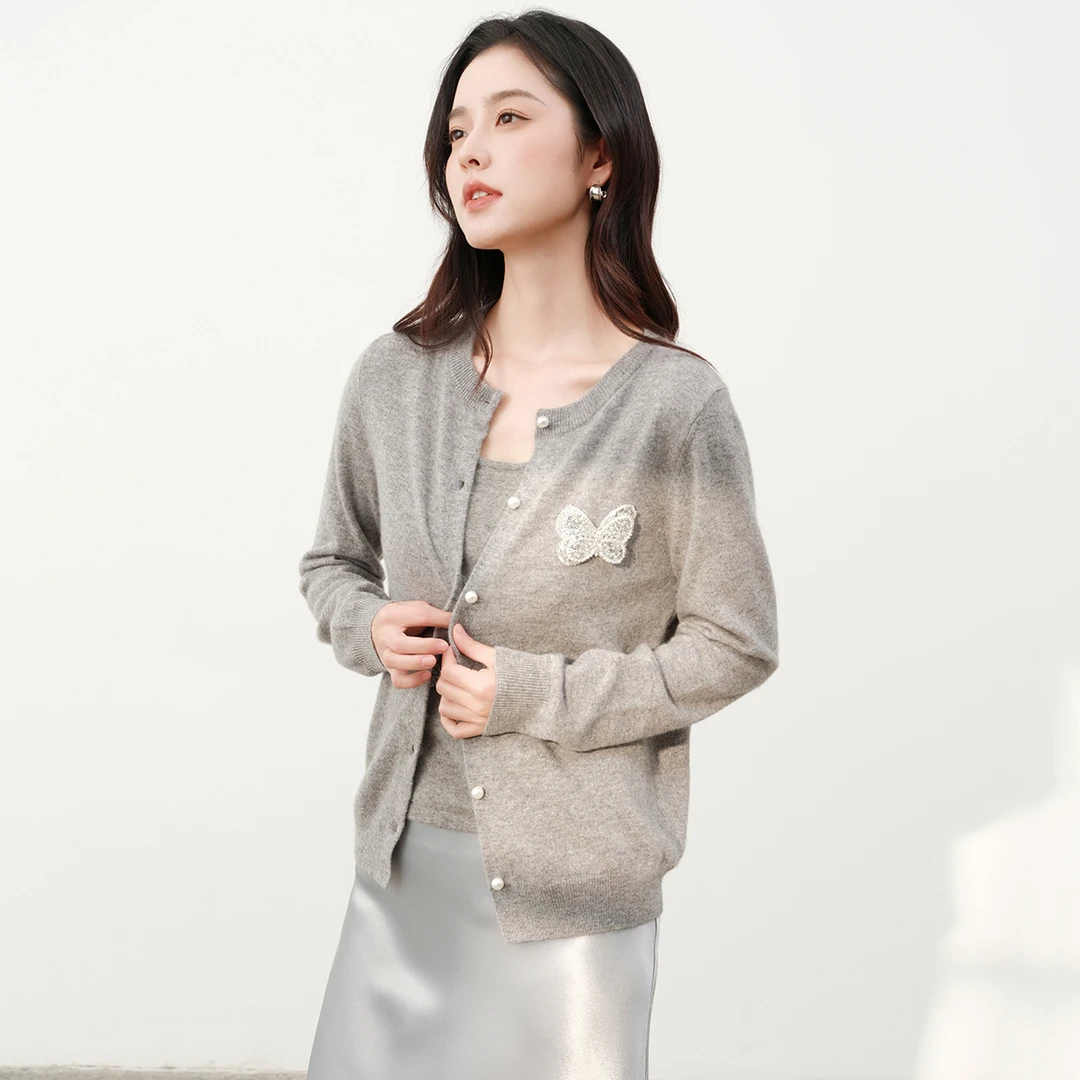 圆领立体装饰蝴蝶珠片针织开衫女羊绒衫