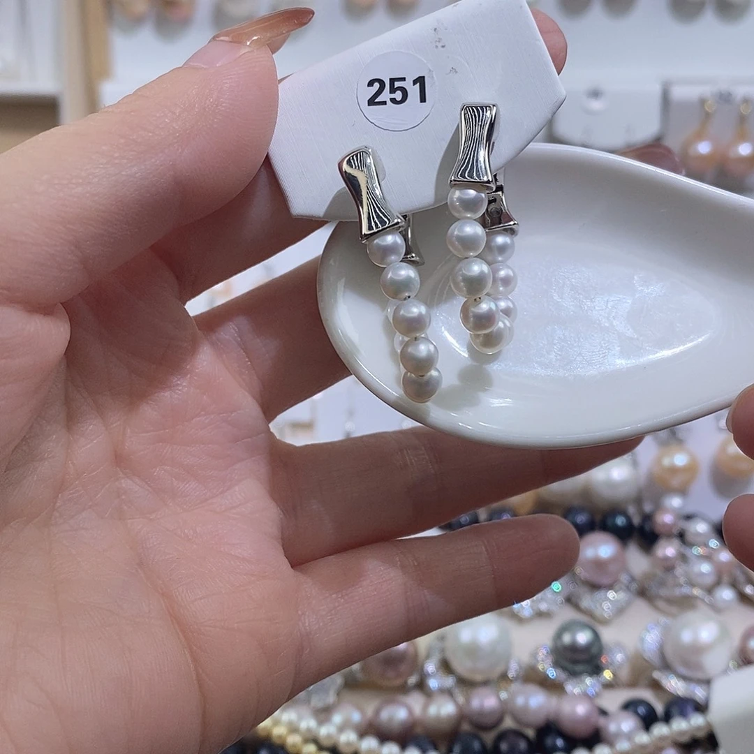 未镶嵌淡水珍珠耳饰w