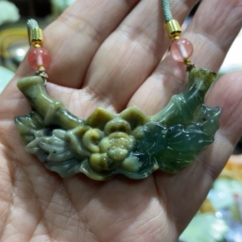 糖***宝蛇纹石玉未镶嵌手把或挂件