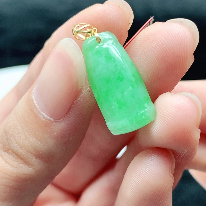 翡翠18K金镶嵌挂件天然翡翠七天鉴赏