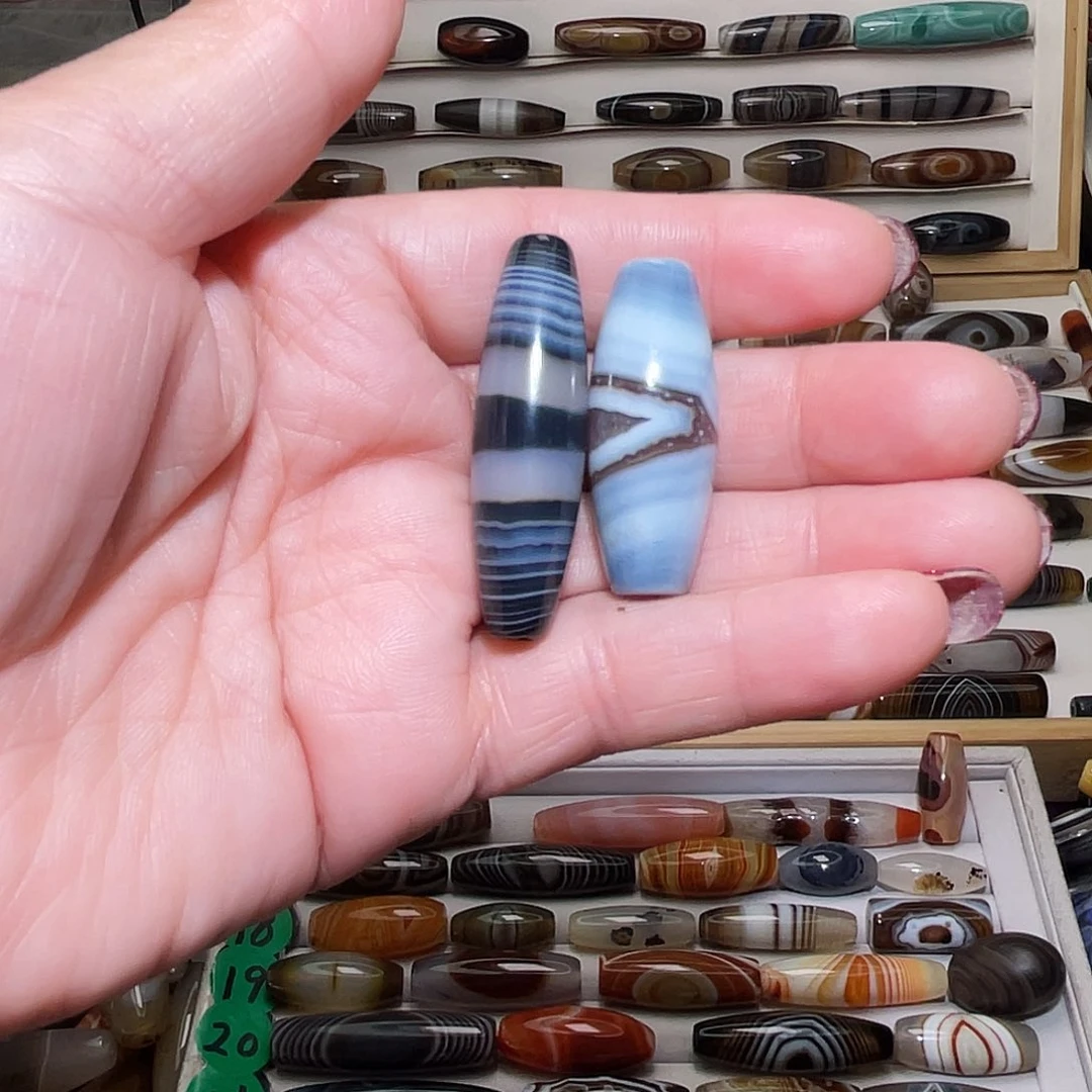 日***飒玛瑙/玉髓未镶嵌颈饰