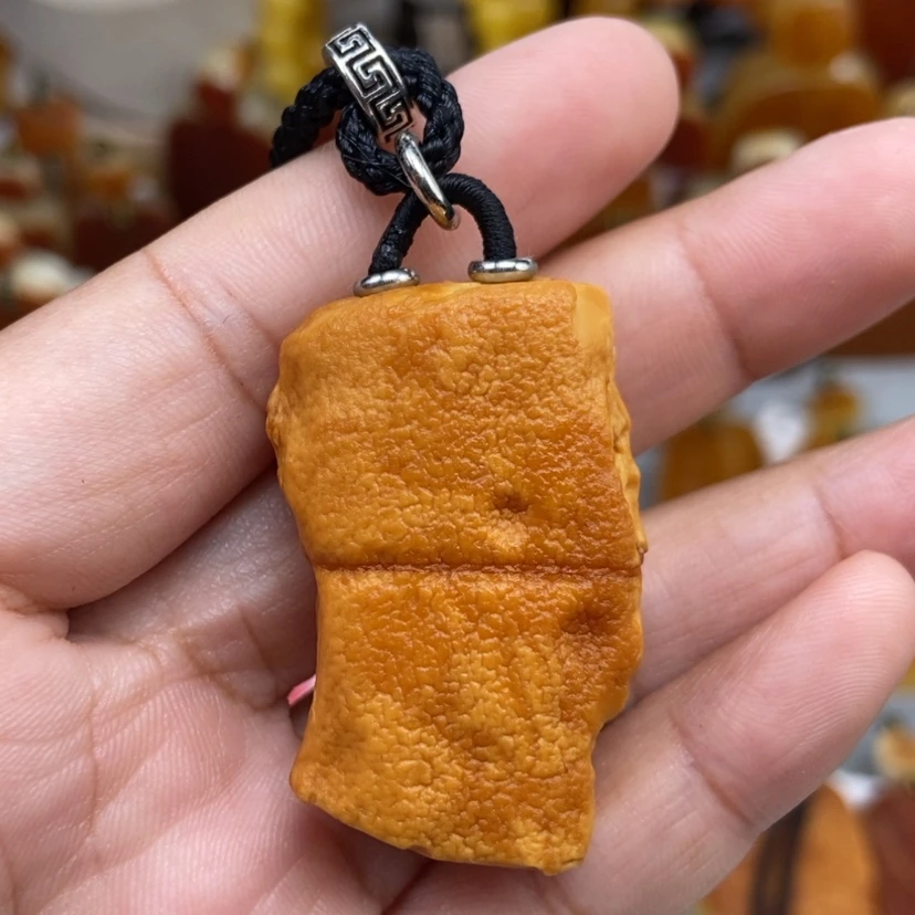 【闪购商品】琥珀颈饰未镶嵌