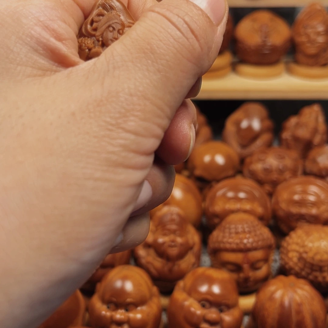 橄榄核手串/手链美女