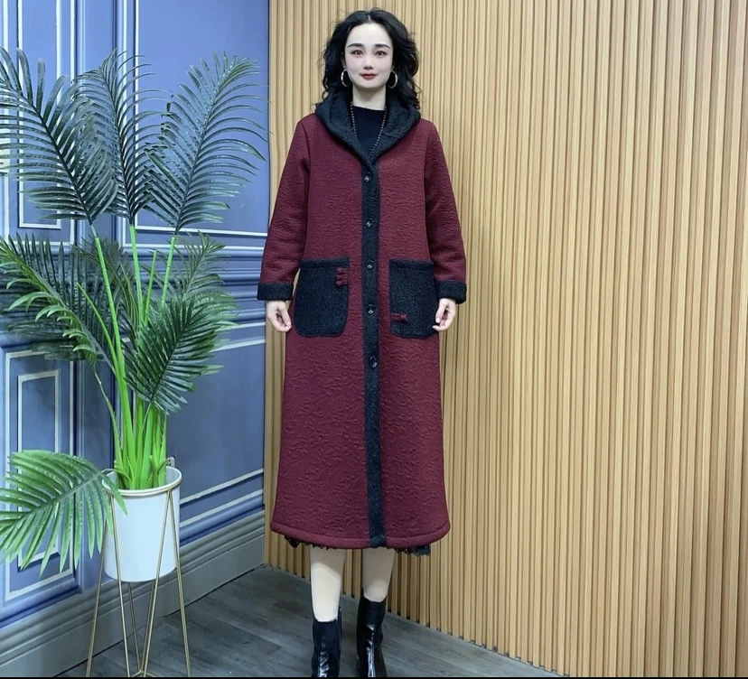 秋冬季加绒加厚新款时尚遮肉显瘦减龄连帽大衣风衣外套