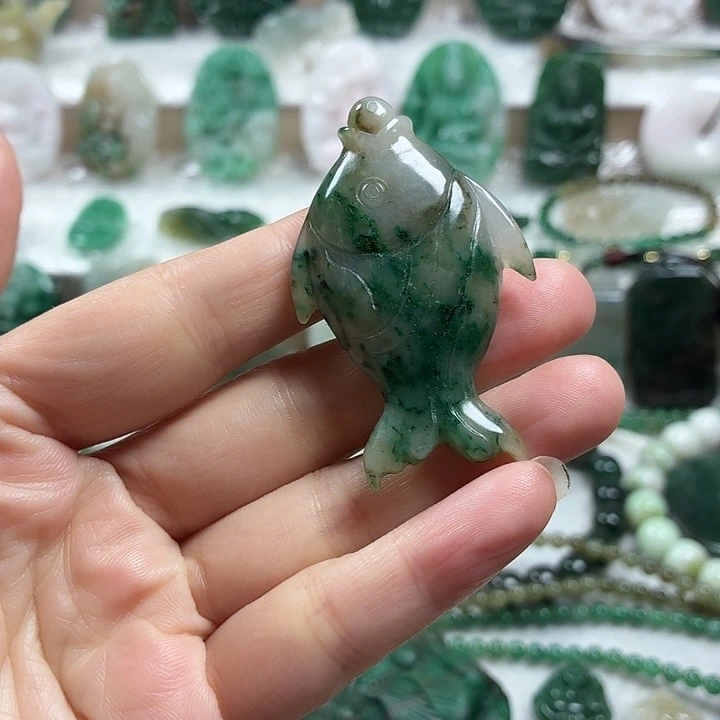 独山玉未镶嵌吊坠