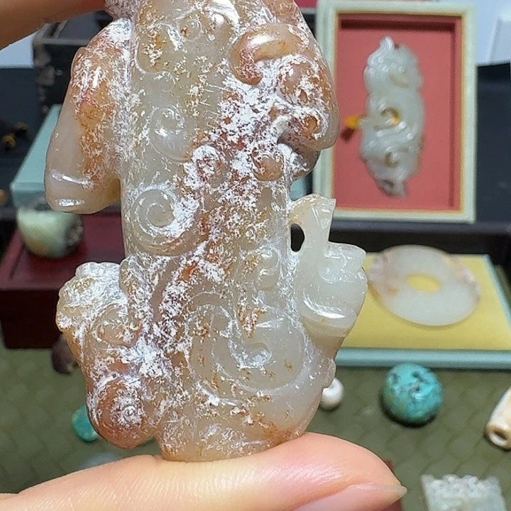 九***久和田玉未镶嵌颈饰