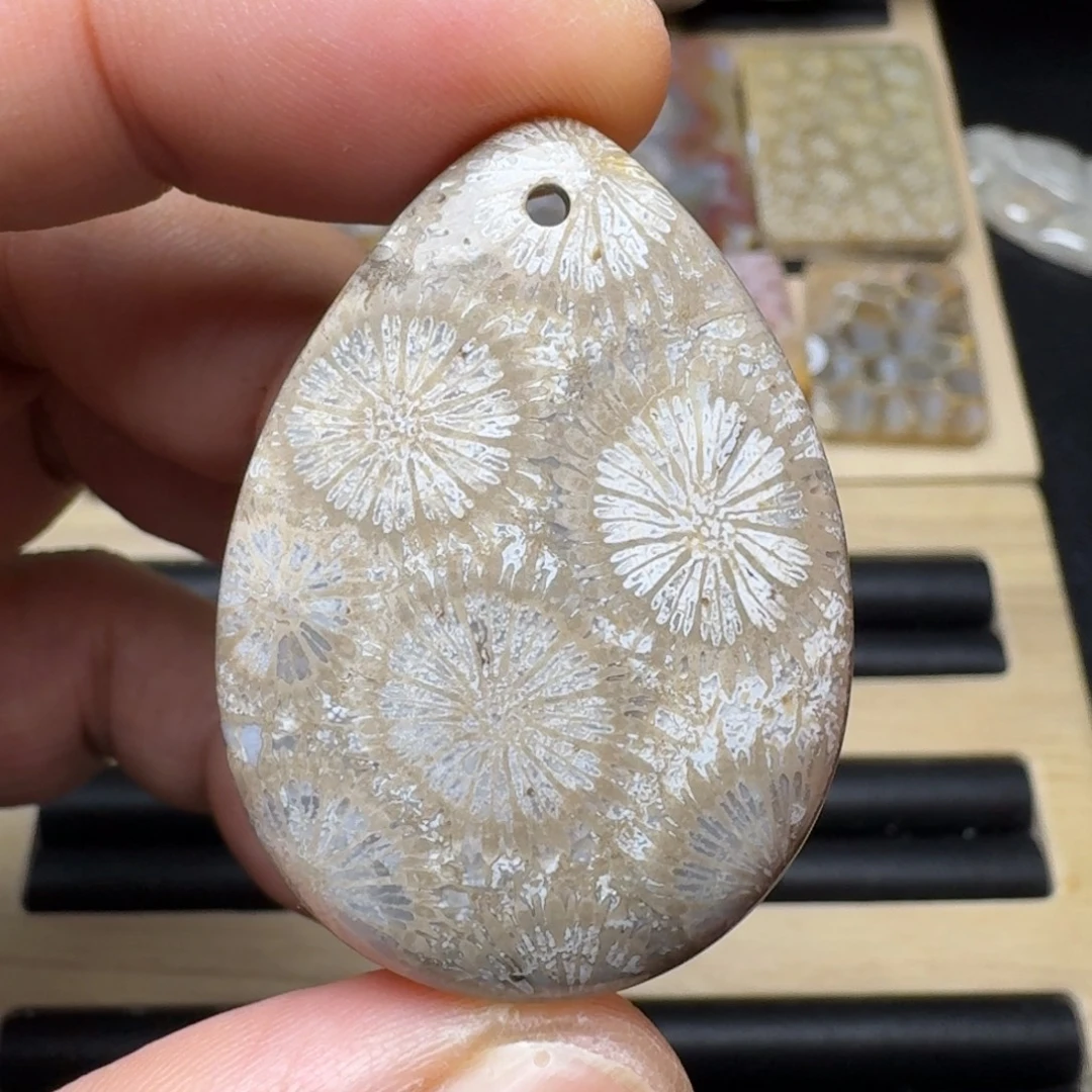 硅化玉未镶嵌纯天然色有机玉石保真色