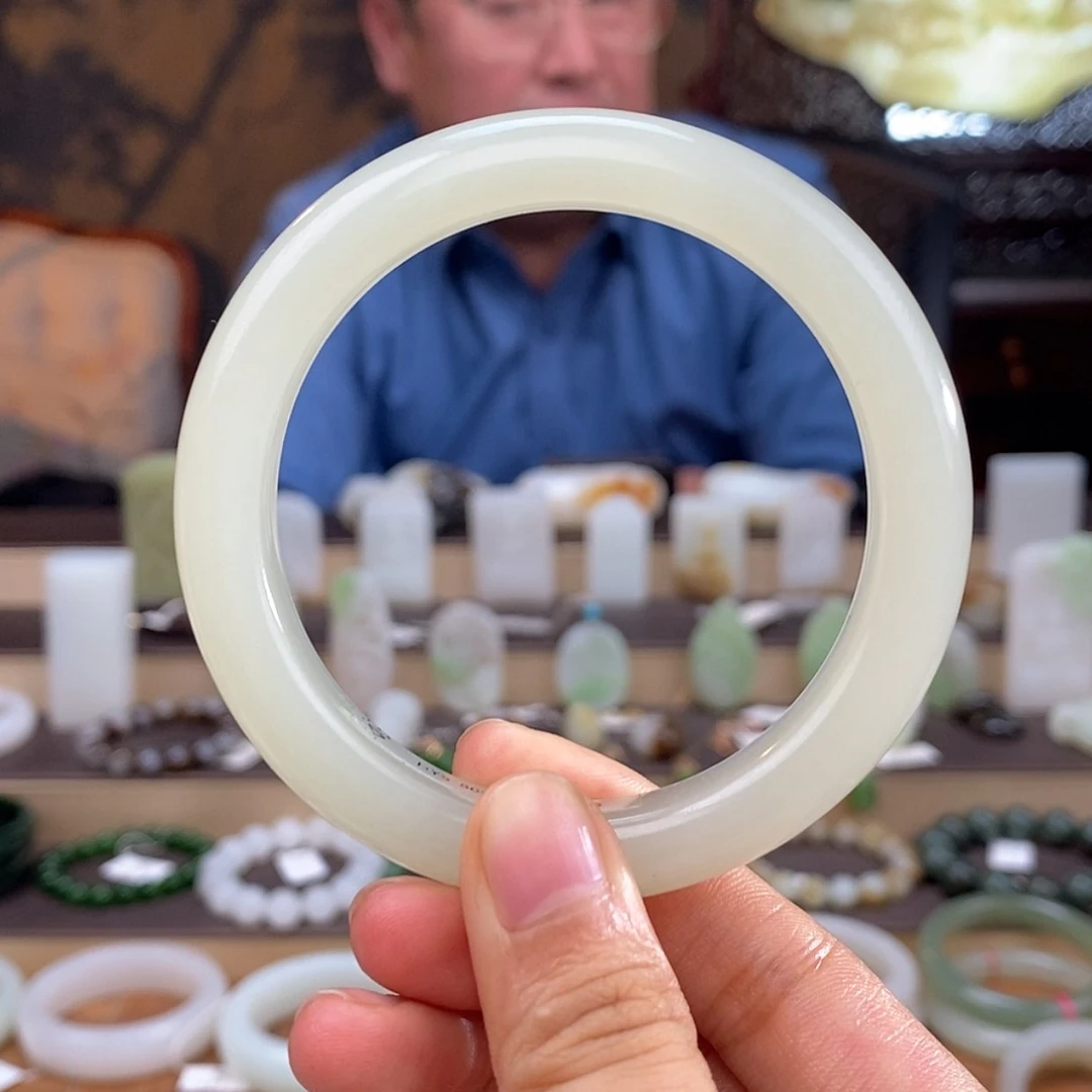 【闪购商品】和田玉手镯未镶嵌