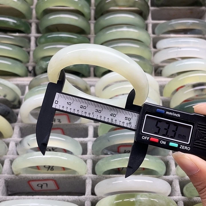 未镶嵌蛇纹石玉手镯94