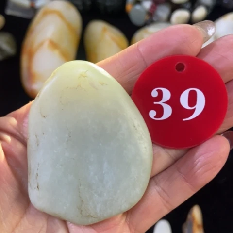 和田玉（糖玉）未镶嵌挂件