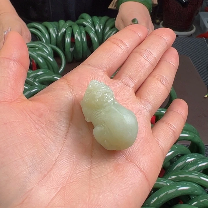 和田玉（碧玉）未镶嵌颈饰