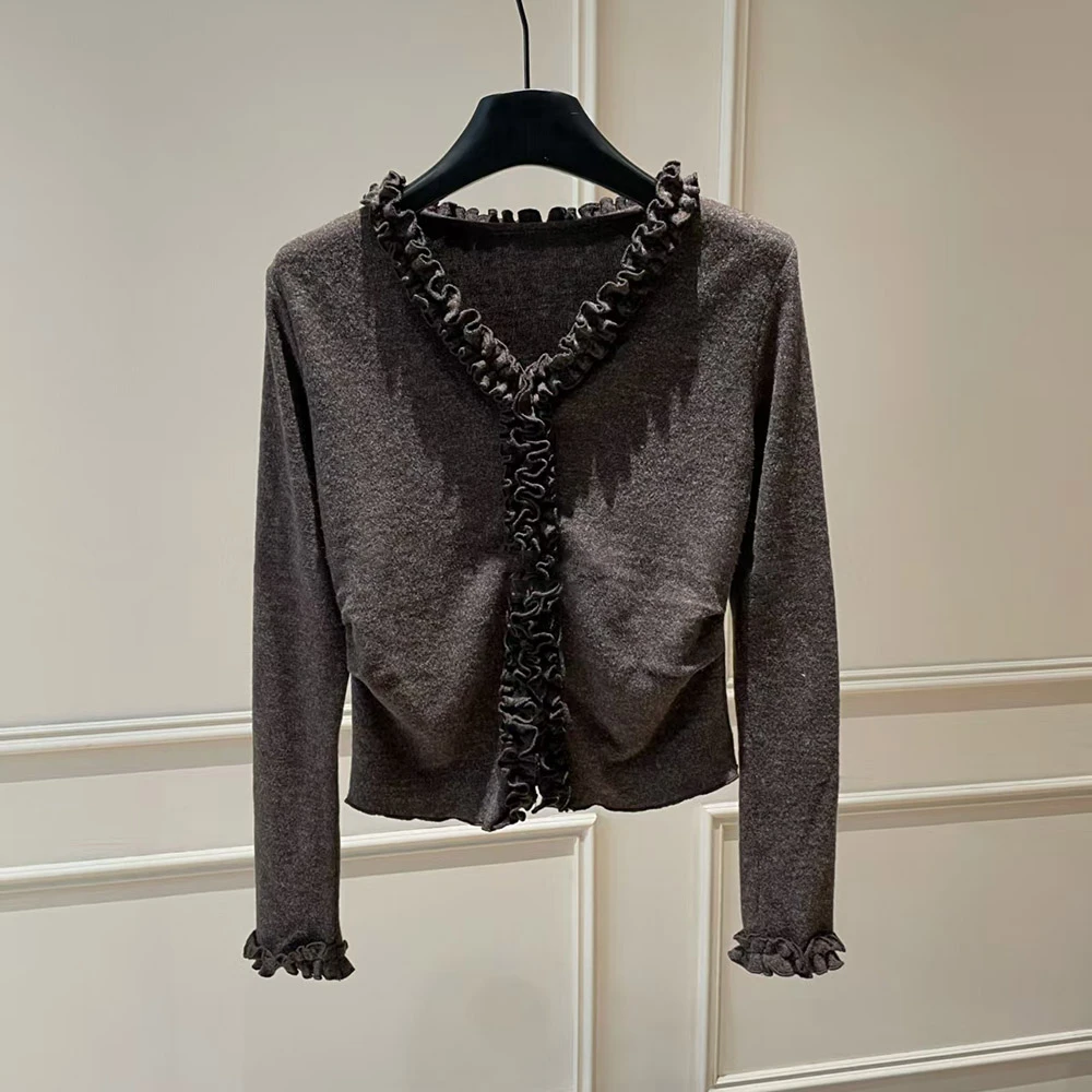 秋冬别致木耳边V领上衣独特时尚气质设计感百搭长袖打底小衫1862